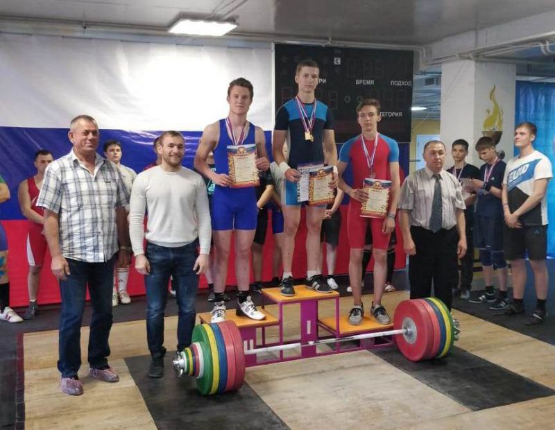 Крамчанинов Евгений - победитель VIII турнира городов ДФО по тяжёлой атлетике